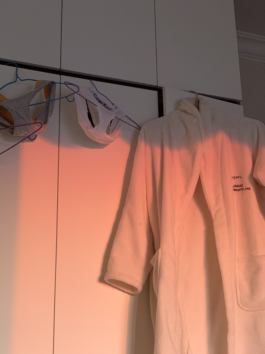 第一次去老婆家的时候 一天要换洗好几条内裤且只敢晾房间里 #les