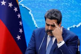 Marcelo32117824's tweet image. 🚨CONFIRMADO AGORA🚨

🇻🇪GOVERNO DE NICOLÁS MADURO ACABA DE CAIR!!

Oficial alta patente da própria Polícia Bolivariana revelou:
&quot;Maduro está acoado, seu estado de saúde não é bom e não confia em mais ninguém&quot;

ESTÁ CERTO. IRÁ RECONHECER A DERROTA E SE ENTREGAR!

FORÇAS AMERICANAS…