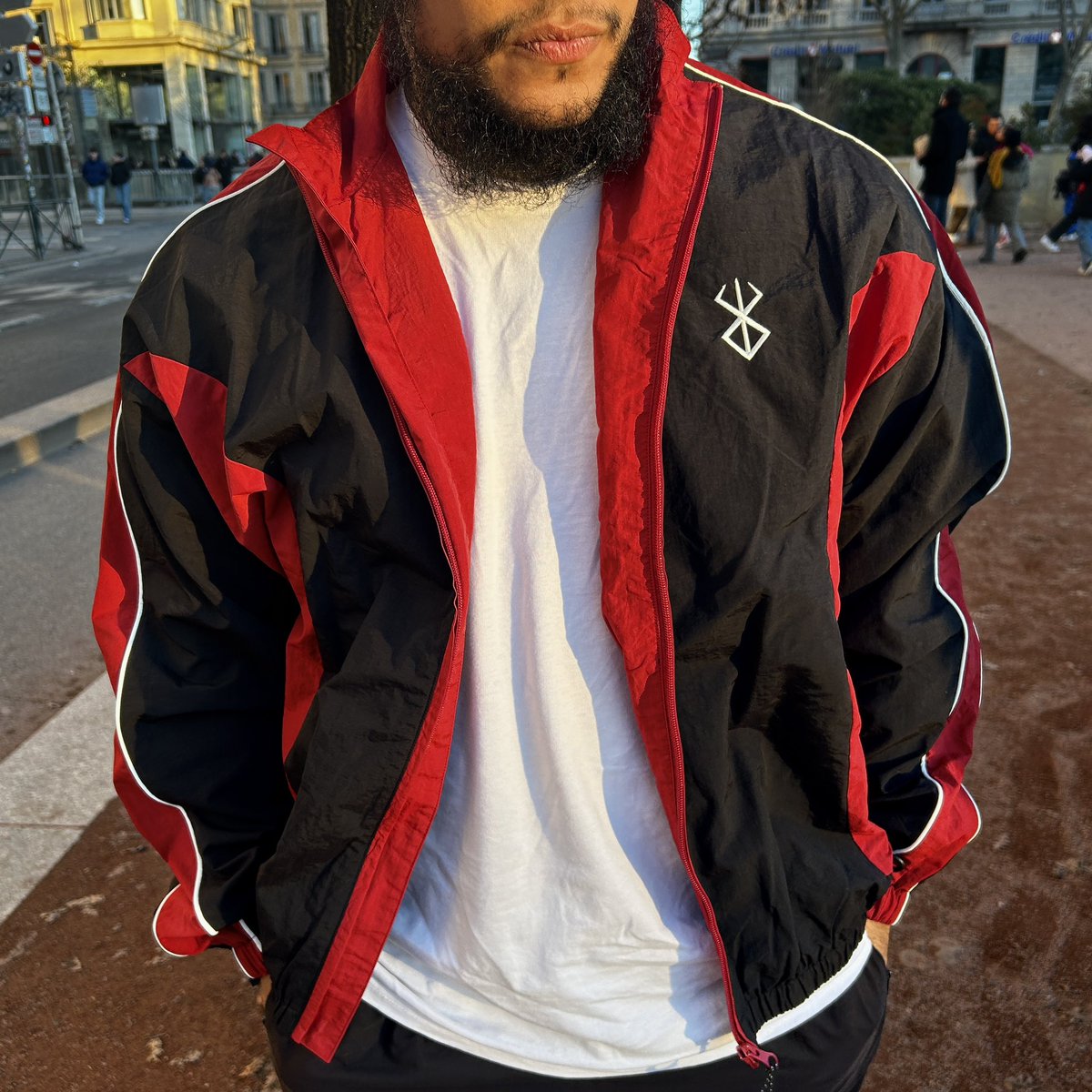 ninja_brod's tweet photo. Je prend 1 des RT et 1 des réponses pour lui faire gagner la veste de son choix dans le site ! https://t.co/0DWfhaPjoK