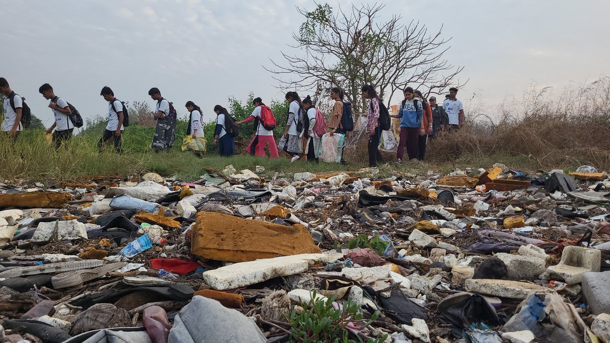 dharmeshbarai's tweet photo. Week 229 # MangrovesCleanup Drive
Woww what a star of the year
it’s essential for every individual to stop littering and dispose of waste in the right dustbins. We all must cultivate love for our planet and recognize our collective responsibility to keep it clean https://t.co/CbqlZkk7Go