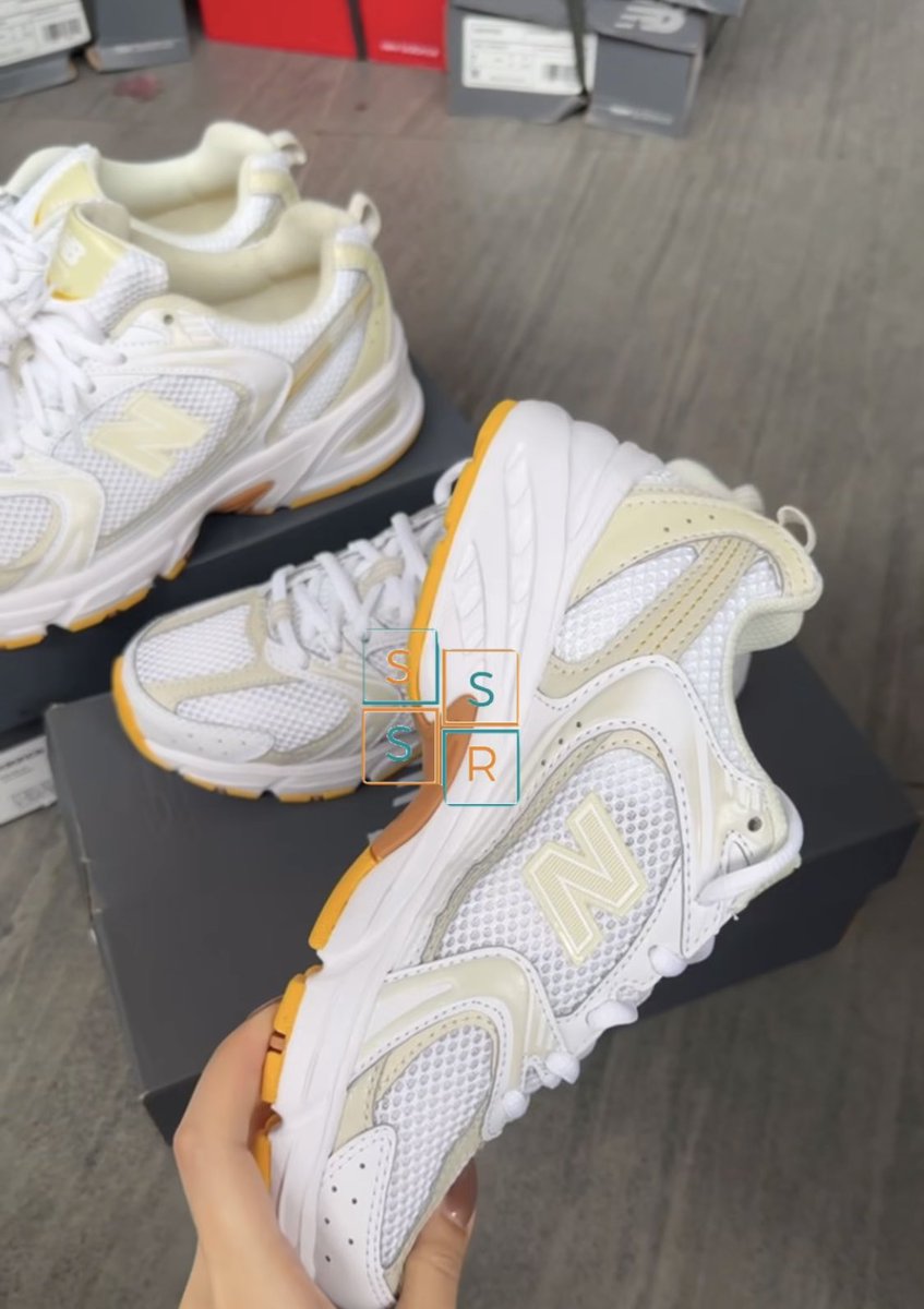 fatimaaa_lee's tweet photo. WTS!!! 
NB 530 yellow white, Beli pas lagi sale via jastip
Size 37. Nett 850 boleh nego🙏🏻 dom sby https://t.co/MXVJB5YgVP