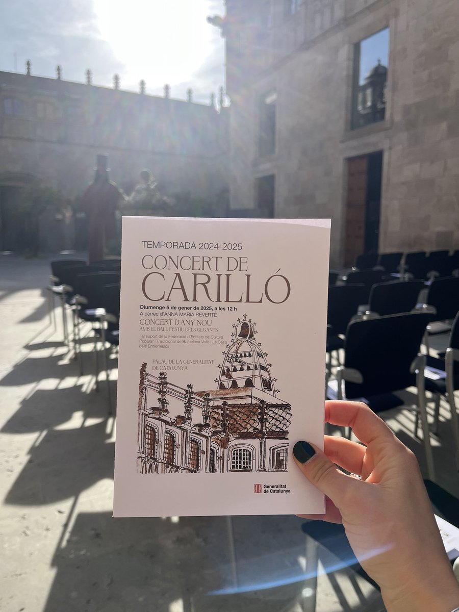 casaentremesos's tweet photo. CONCERT DE CARILLÓ

En el primer concert de l’any els gegants de Ciutat Vella en son protagonistes.

Podeu veure dansar a Sant Jaume, Barceloneta, Caritat, plaça Nova, Casc Antic, Raval i sant Pere a partir de les 12h pel nostre canal de Youtube. 

👉 https://t.co/hM7PASHgRa https://t.co/mxfMpBr8l7