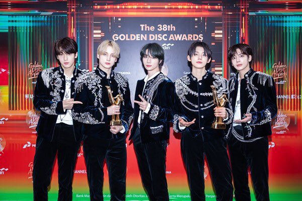 TXT won Album Bonsang at the 39th Golden Disc Awards. Congratulations! 🥳🏆