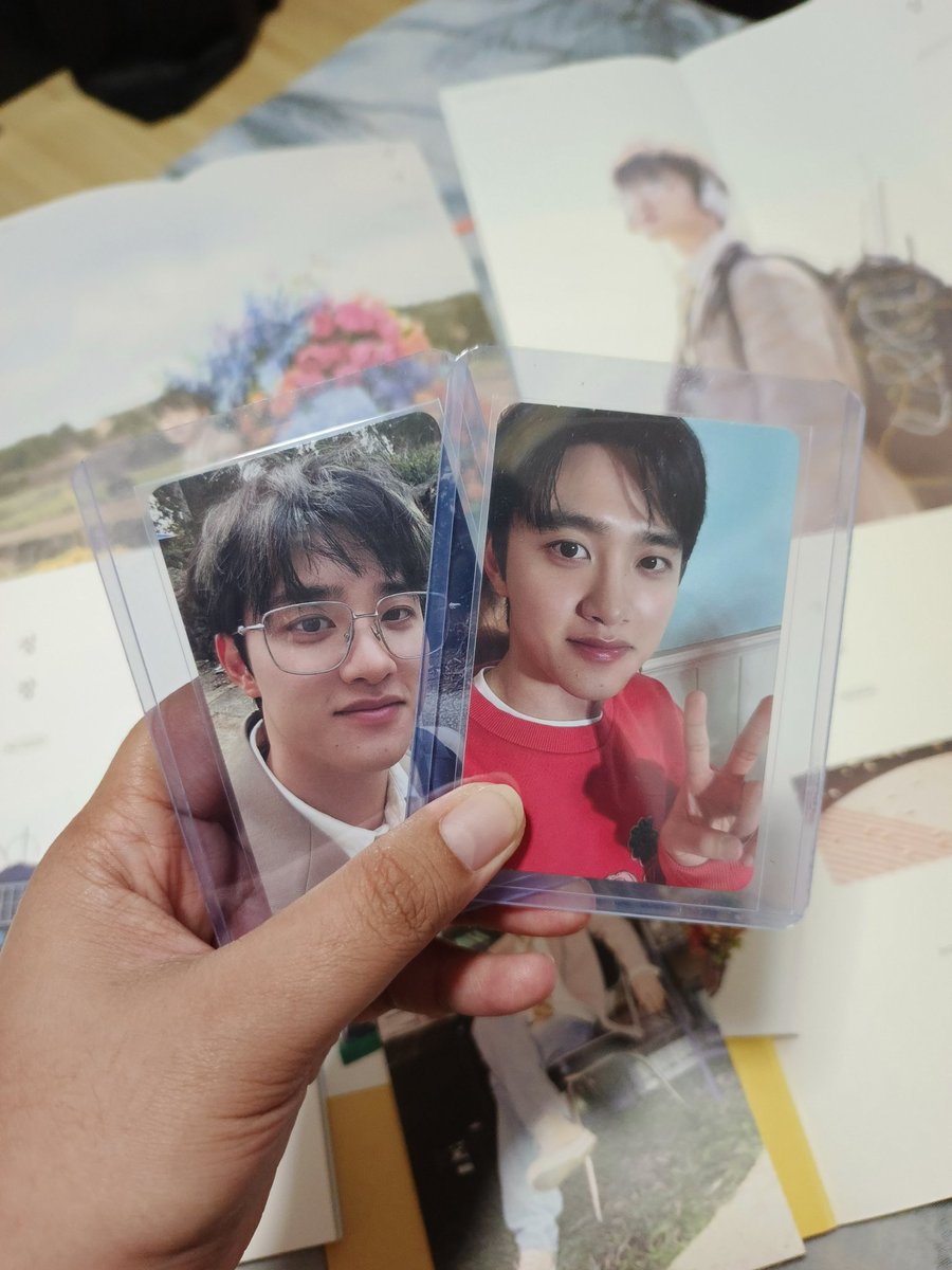 LG_rainEXO's tweet photo. Ayun na nga

Dumating na nga

Mga last minute decision ko ng 2024.

Thanks @bmariaerigom for telling that @xiuhouls still have Kyungsoo album.. 

My plan was to buy the popcorn version tas Mars na ung decided ko pero sayang Kasi hahaha kaya both ver na kinuha ko
#ray_ceived https://t.co/gRgjasttRf