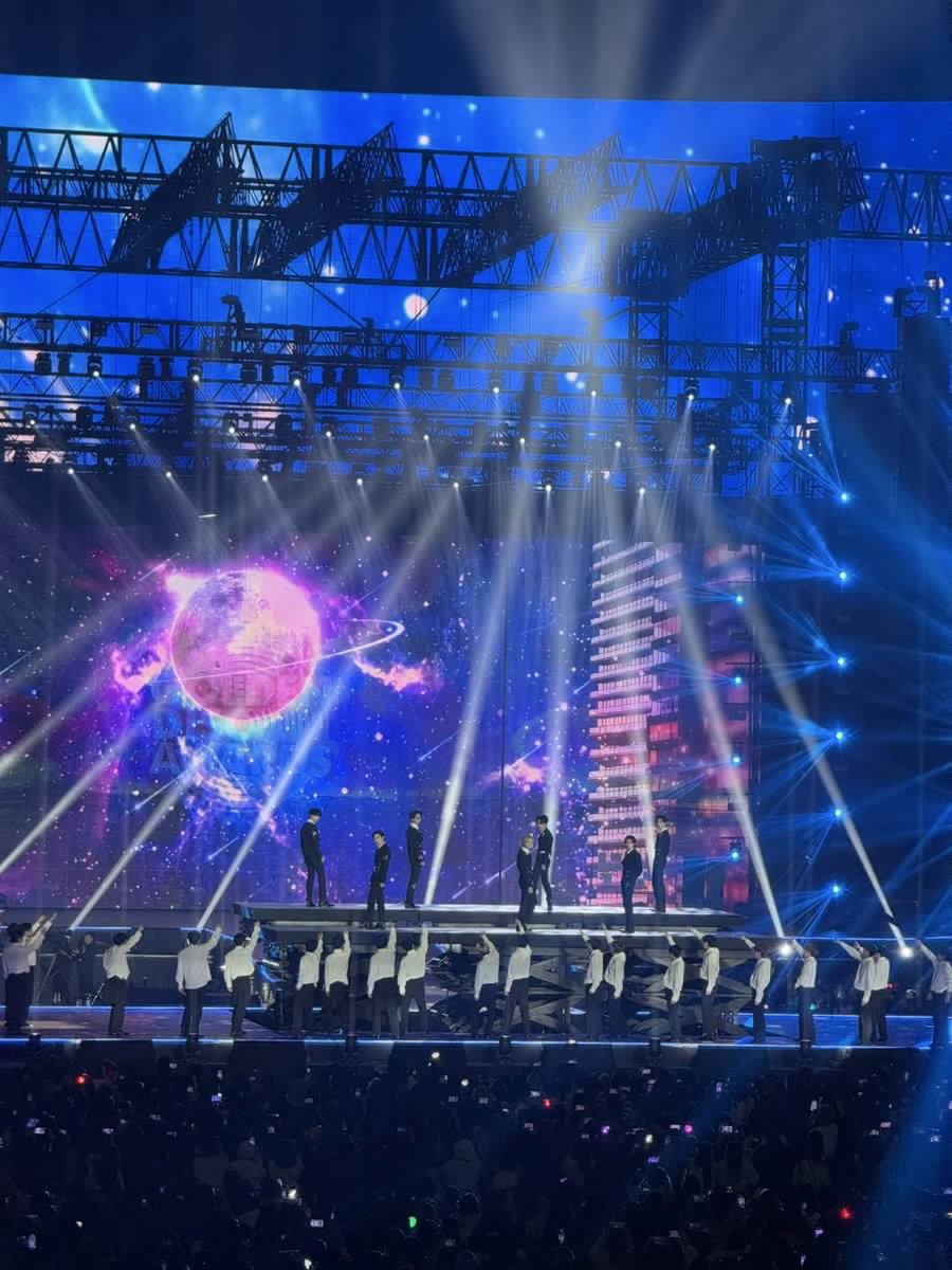 EN7ernally's tweet photo. moonstruck stage 😭✨ https://t.co/qlAOkrbVzq
