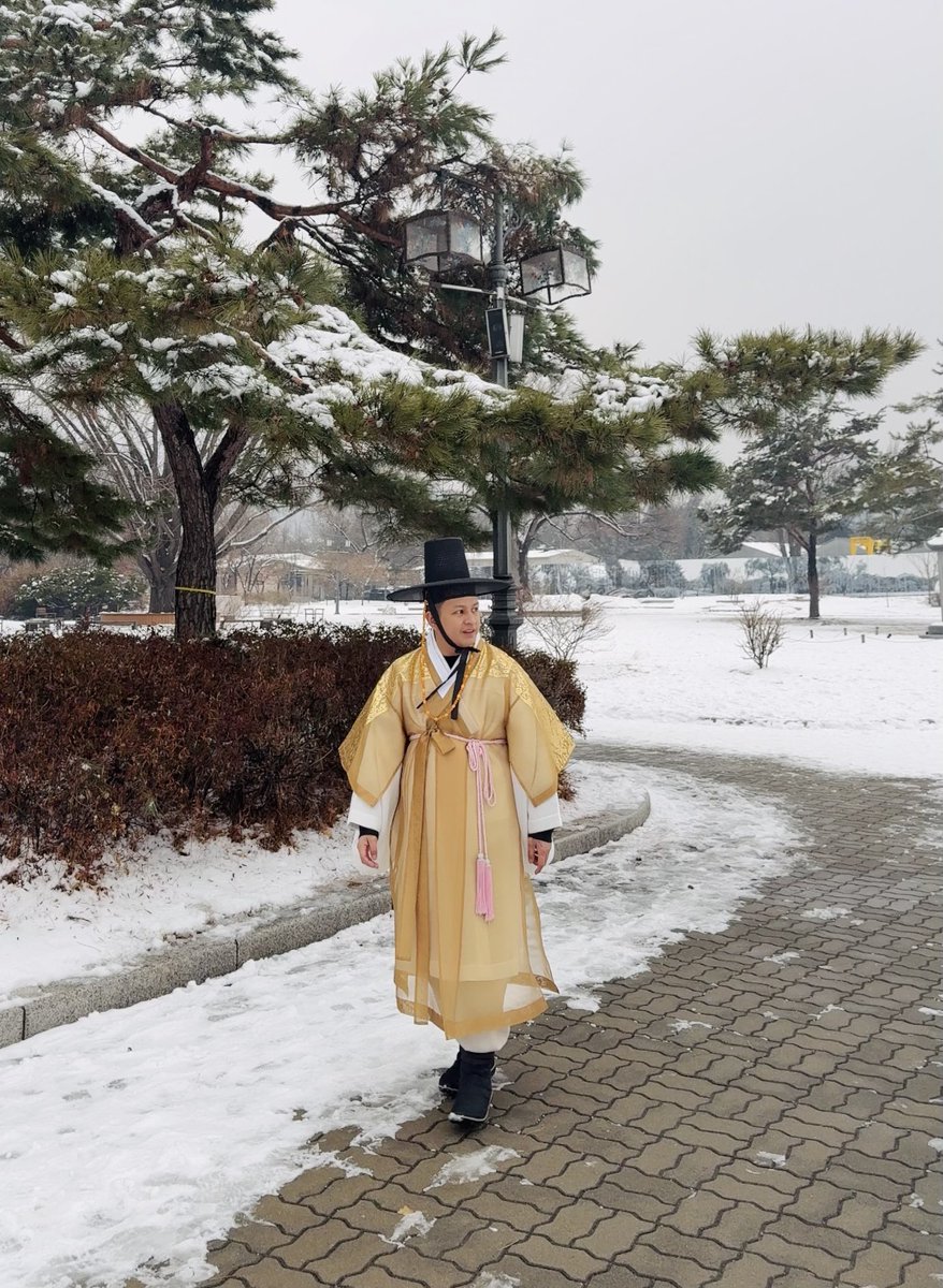 Babypops20's tweet photo. 🥶❄️ https://t.co/eGufMnaWwO