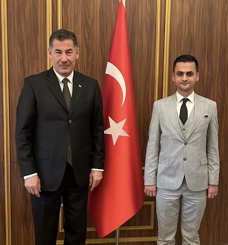 Sayın Dr. Sinan OĞAN zamanı geldiğinde Türk Milletini tek çatı altında toplayabilecek tek lider. İnandık ve Başaracağız!

⁦<a href="/DrSinanOgan/">Dr. Sinan Oğan</a>⁩ 
⁦<a href="/IttifakPartisi/">Türkiye İttifakı Partisi</a>⁩