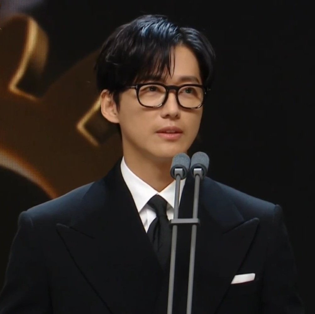 ___dalbodre___'s tweet photo. 2024 엠사 연대 장현길채 투샷
제발 얀둠비 https://t.co/Xa05sR7a9y