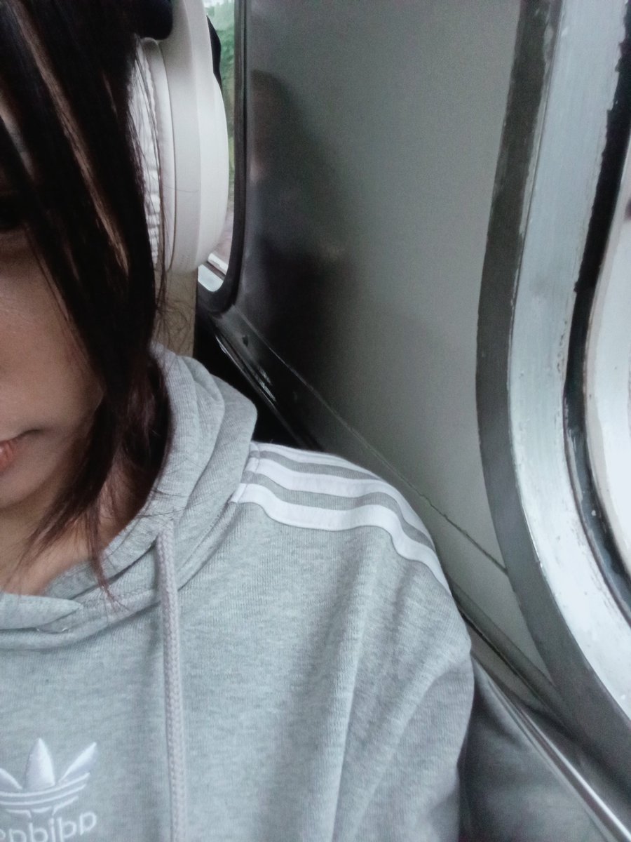 bornspears's tweet photo. in the train dumps https://t.co/uhUgCA1ksx