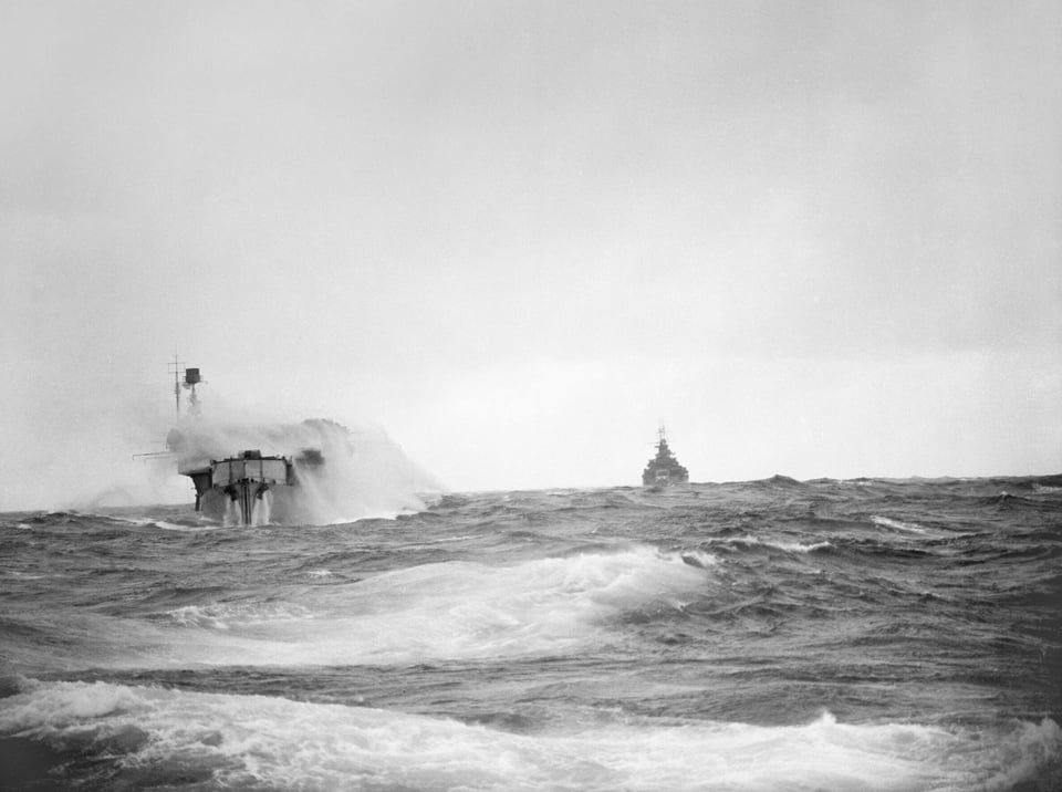 r116440's tweet photo. 🇬🇧 @RoyalNavy #aircraftcarrier (modified Courageous class #battlecruiser) HMS Furious ploughing through heavy seas off the northern coast of Norway. April 1940 #warship #navy #naval #HMSFurious https://t.co/NFSsdY7mJC