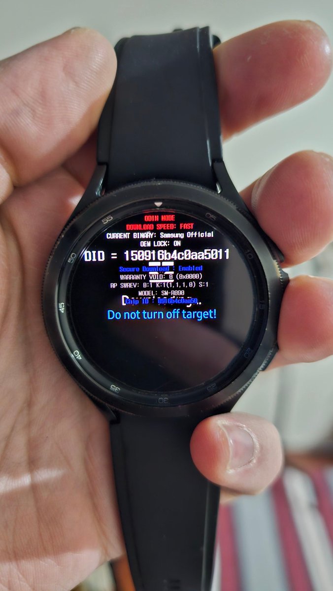 GaniAbisko's tweet photo. My Samsung watch suddenly showed a reboot error and stopped working without any prior issues.
@SamsungKorea @SamsungTurkiye https://t.co/QOX4cQTY4h