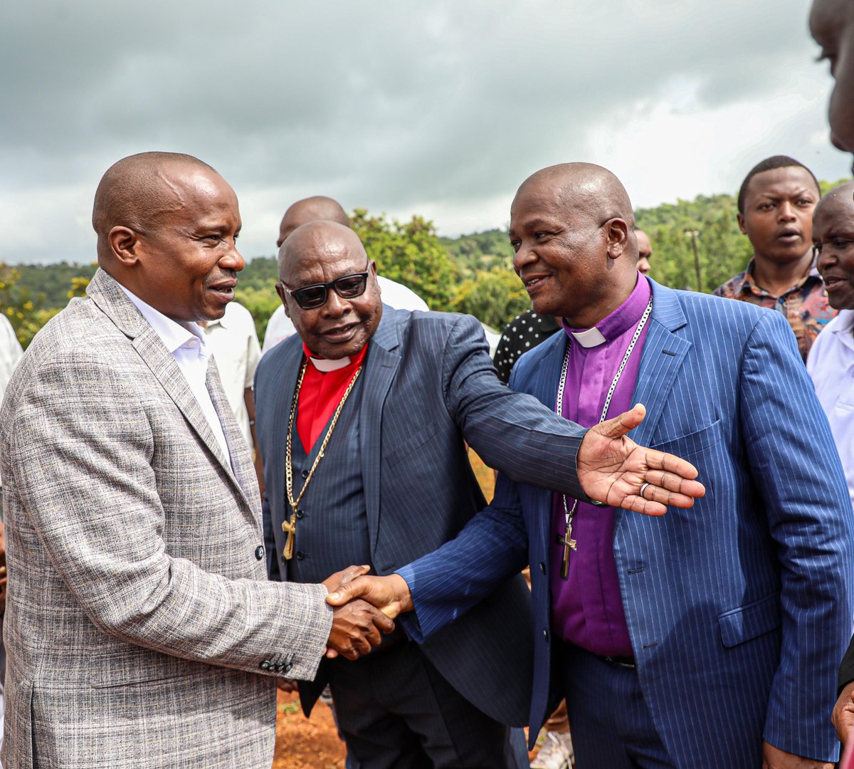 TheStarKenya's tweet photo. Deputy President Kithure Kindiki at The Full Gospel Church Kamumu, Mbeere North Constituency, Embu County for Sunday worship and Thanksgiving Service.
📸 DPCS https://t.co/k75SVTKbBd