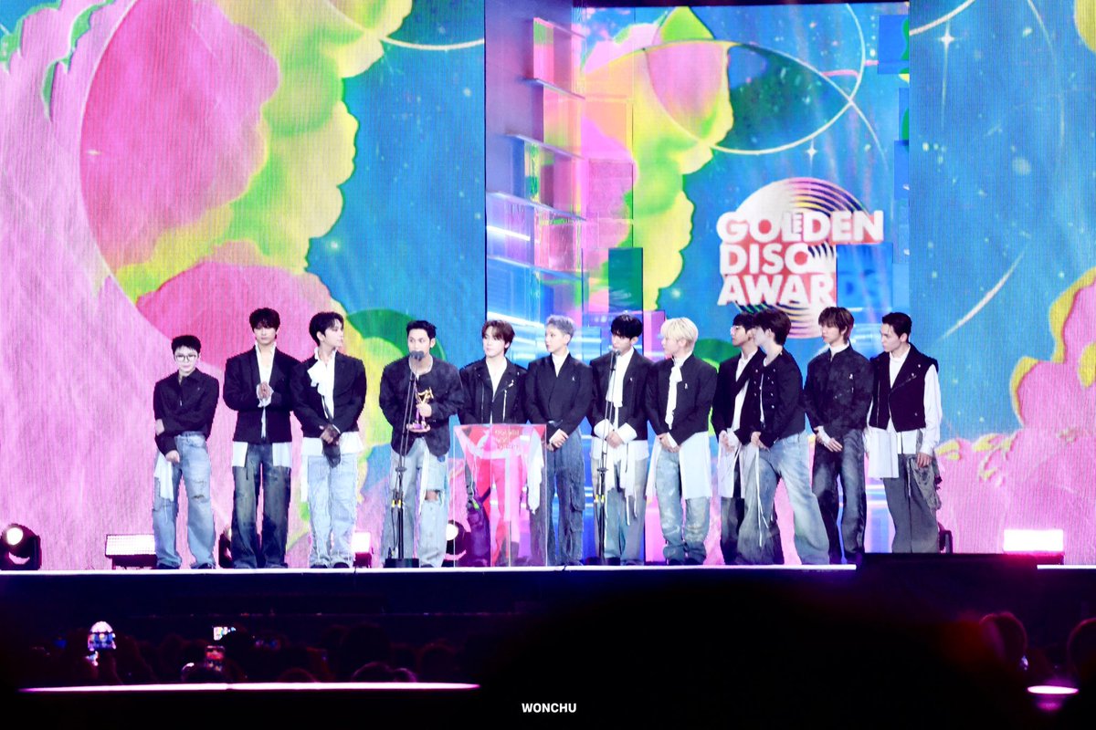 wonubliss's tweet image. SEVENTEEN 🖤🏆