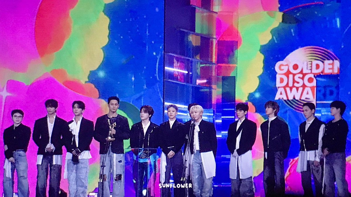 wonubliss's tweet image. SEVENTEEN 🖤🏆