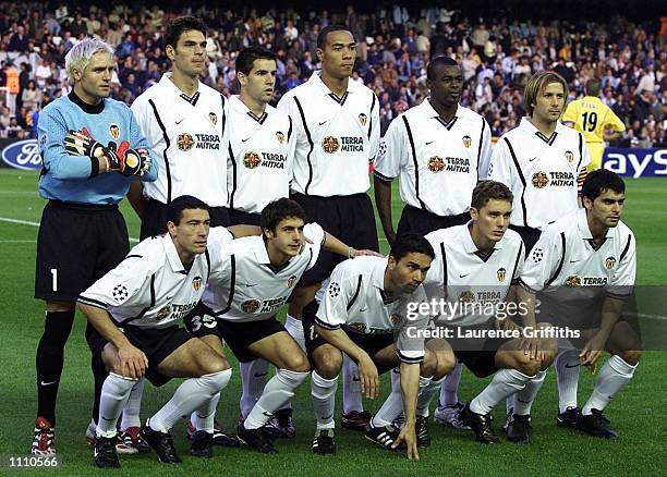 dan_batemannn's tweet photo. This Valencia team win La Liga in early 00s and had many incredible players and some icons at their peaks as well. Players such as - Canizares, Ayala, Marchena, Baraja, Albelda, Aimar, Rufete and big John Carew all of those managed by Rafa Benitez was incredible!
#ForgottenTeams https://t.co/DcmpCnDzdx