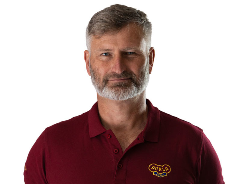 „Jestli tady za patnáct dvacet let nechceme mít pětačtyřicet procent mladistvých cukrovkářů, kteří nevydrží ve středním věku rok pracovat a budou tři měsíce v roce marodit, musíme s tím něco okamžitě udělat. Stát to jinak neuživí. Nebude na zdravotní personál, na důchody,