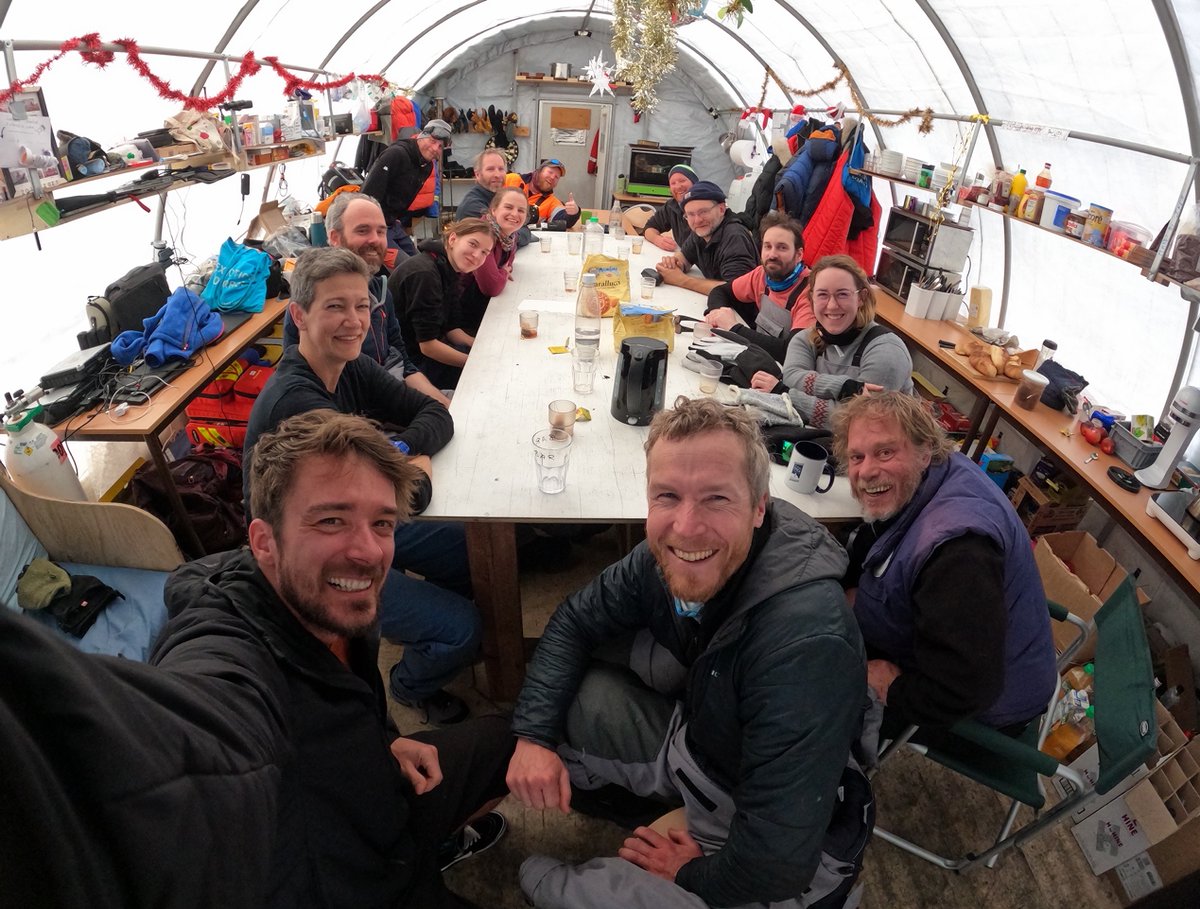 Beyond EPICA (@oldestice) on Twitter photo The drilling passed the depth of 2747 m and the processing is now only a few meters behind. Ice core boxes are being transferred to Mario Zucchelli Station. On January 2nd, the Australian MYIC team visited our camp and had some coffee and a cake (photo).
📸J. Westhoff©PNRA/IPEV The drilling passed the depth of 2747 m and the processing is now only a few meters behind. Ice core boxes are being transferred to Mario Zucchelli Station. On January 2nd, the Australian MYIC team visited our camp and had some coffee and a cake (photo).
📸J. Westhoff©PNRA/IPEV