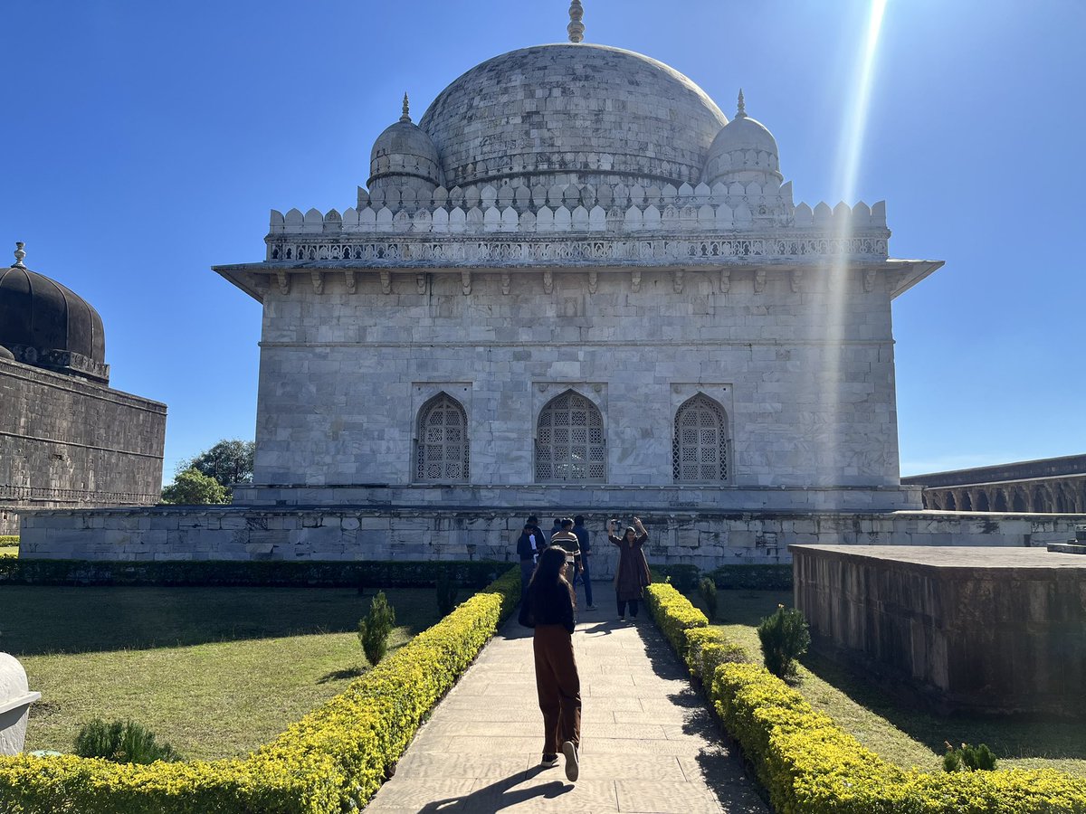 akshayhunka's tweet image. FabMyTrip’s first team trip to Maheshwar – creating memories while curating experiences. Here’s to many more!