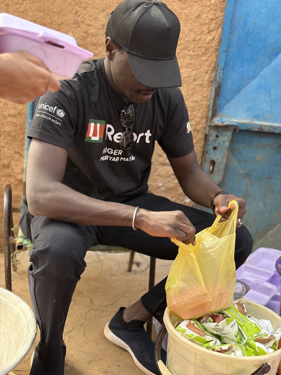 ModiMouna's tweet photo. Découvrez notre coup de main de cette semaine d’aumône dédiée aux enfants Monsieur @TareyDaouda PDG de la boite Agence EveryCom à Niamey.

Tarey, déjà sensible à nos nobles actions, a décidé aujourd’hui de franchir le pas et de nous soutenir activement… https://t.co/dVO282RF3V