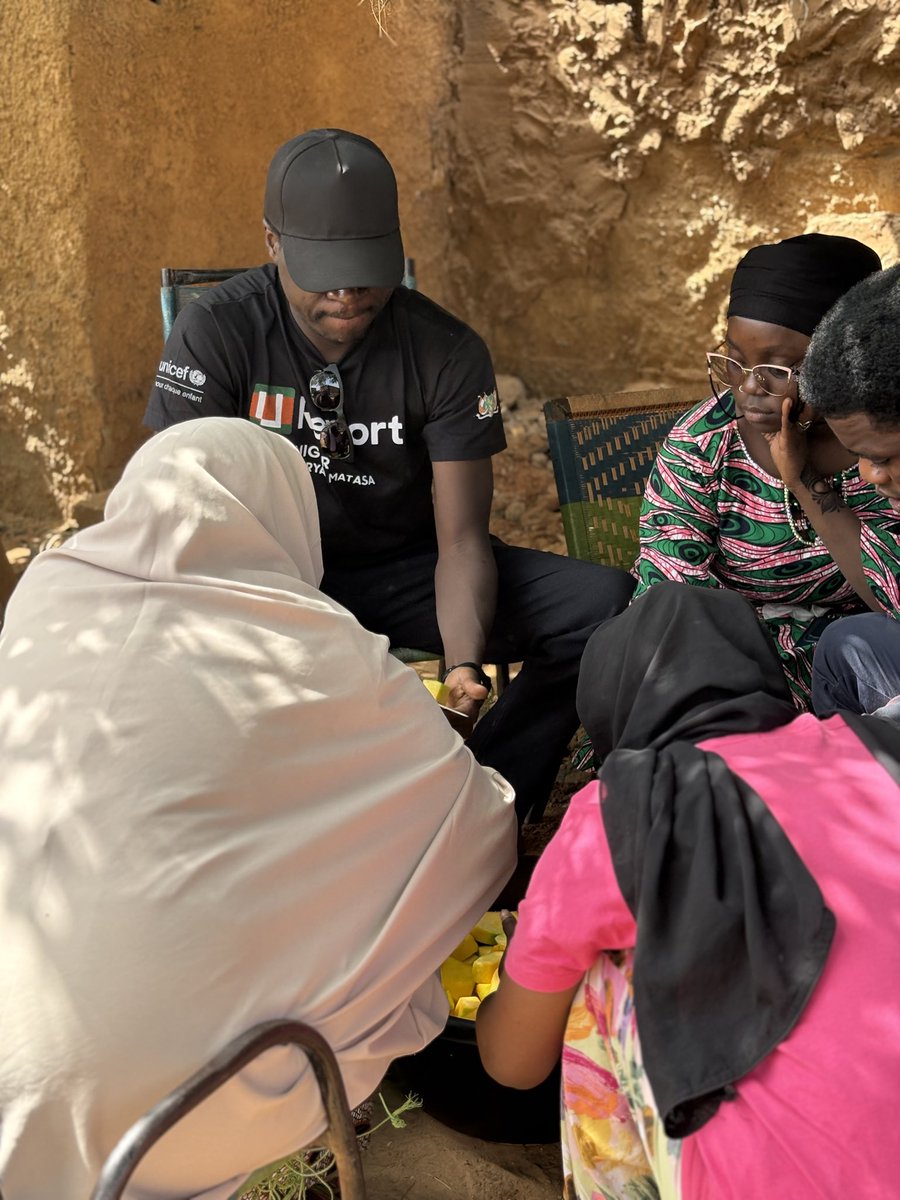 ModiMouna's tweet photo. Découvrez notre coup de main de cette semaine d’aumône dédiée aux enfants Monsieur @TareyDaouda PDG de la boite Agence EveryCom à Niamey.

Tarey, déjà sensible à nos nobles actions, a décidé aujourd’hui de franchir le pas et de nous soutenir activement… https://t.co/dVO282RF3V