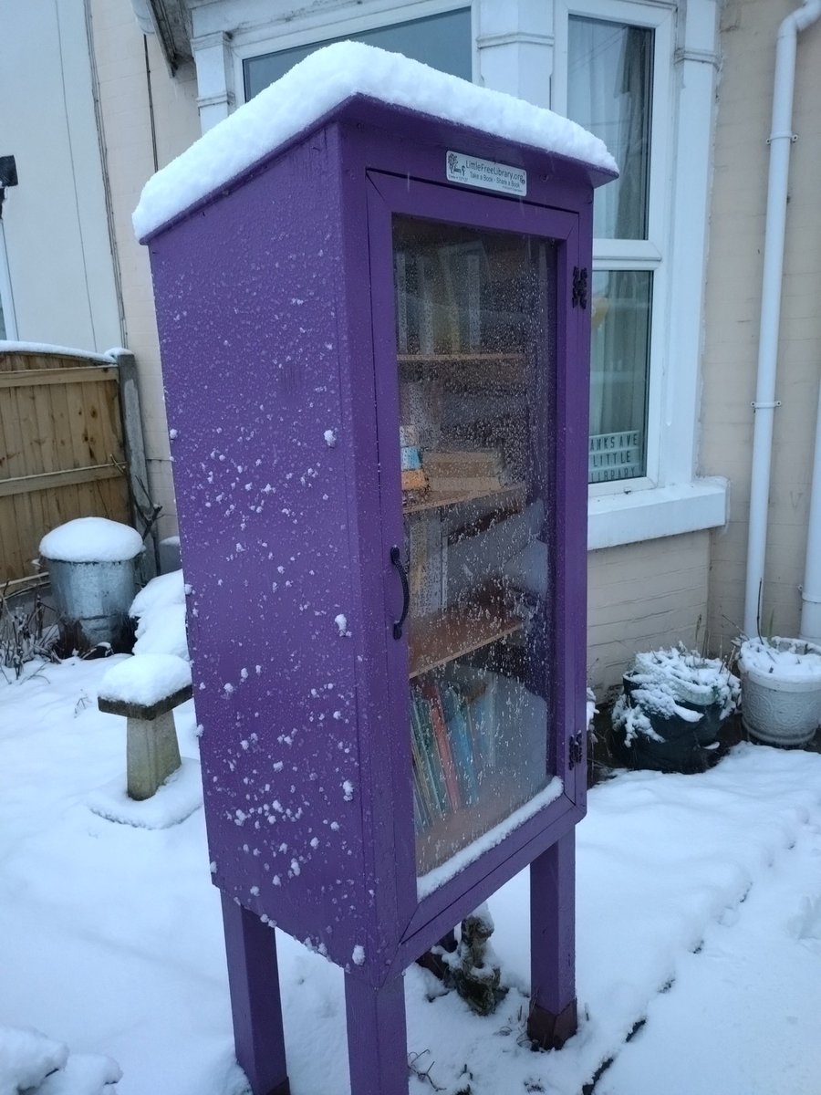 Banks Avenue Little Free Library tweet media