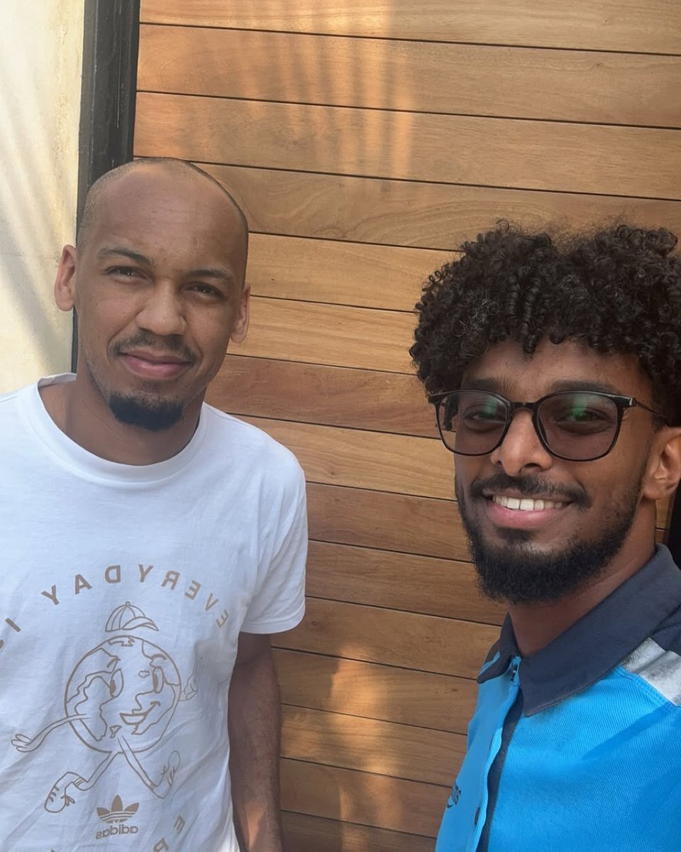 IttiStudio's tweet photo. فابينهو المستيقظ من النوم لاستلام الشحنة 🤣💛 https://t.co/zJvXRKiXy7