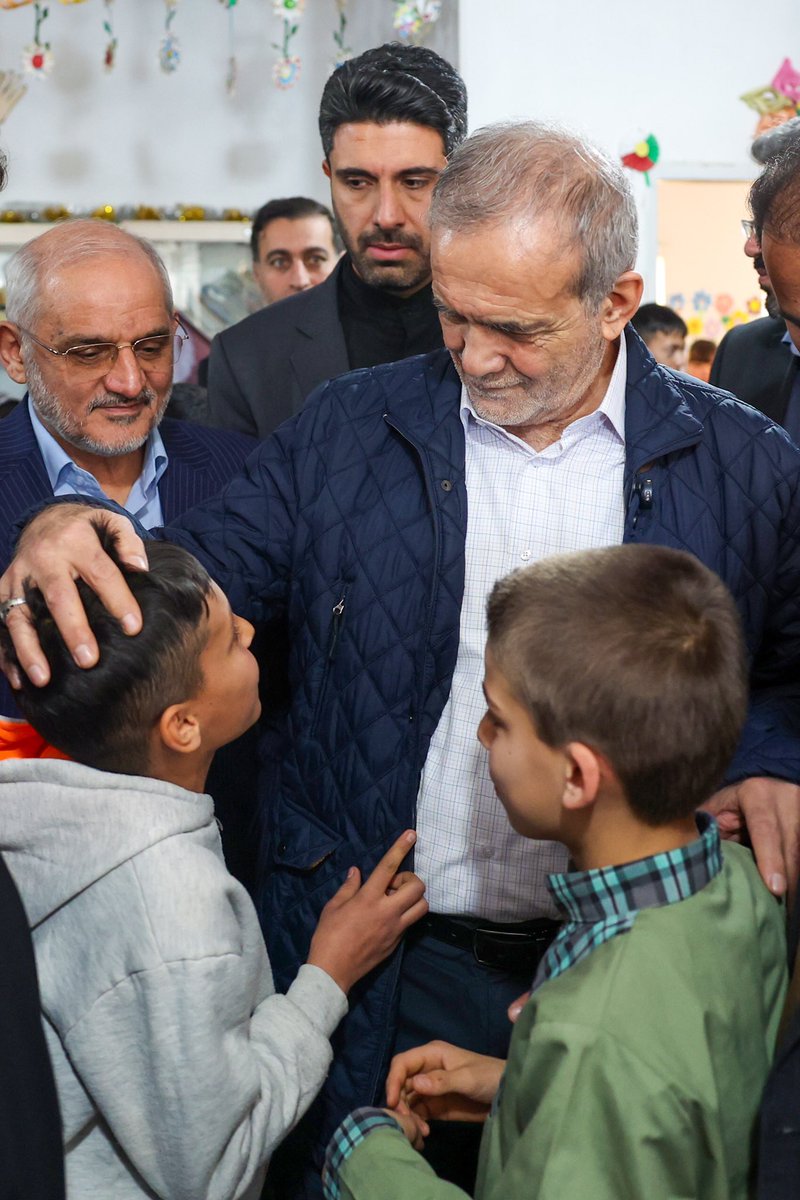 farhadgh1977's tweet photo. آقای #رئیس_جمهور 
لطفا طوری برنامه ریزی بفرمایید که در #سفرهای_استانی هم بتوانید لااقل در هر استان از یک #مدرسه ترجیحا معمولی یا محروم به صورت سرزده بازدید کنید.

@drpezeshkian 
@hajimirzaee_m 
@F_Mohajerani 
@ali_reza_kazemi https://t.co/J5uyT6023Y
