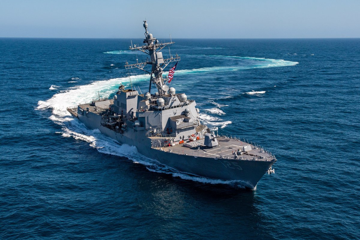 Roberto_yeager's tweet photo. Aprovecho este tweet del primer Clase #Burke Flight III (con el radar AN/SPY-6(V)1 #AMDR), para comentar que el #SECNAV ha bautizado otros 2 futuros #DDG, serán los #DDG145 #USSIntrepid y #DDG146 #USSRobertKerrey
https://t.co/CcG6Bz2hyR
https://t.co/YOlOWvJxVT https://t.co/Od7fQl2CSx