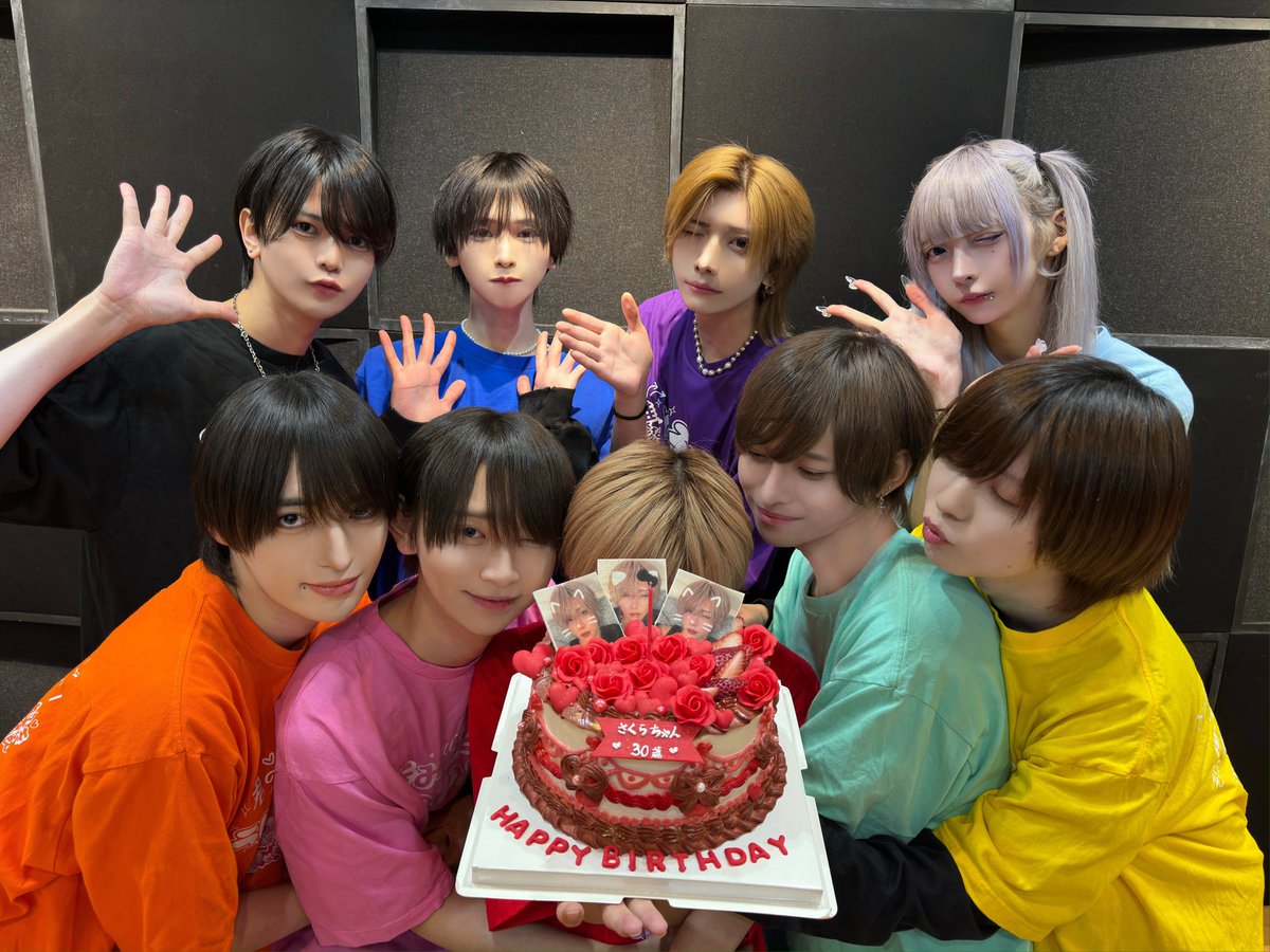 lovesick_info's tweet photo. ♡.*･ﾟ┈┈┈┈┈┈┈┈┈┈┈

本日で #らぶしっく デビュー1周年💘
2年目も応援のほどよろしくお願いします✨

┈┈┈┈┈┈┈┈┈┈┈ﾟ･*.♡ https://t.co/7VZUQQTMQo
