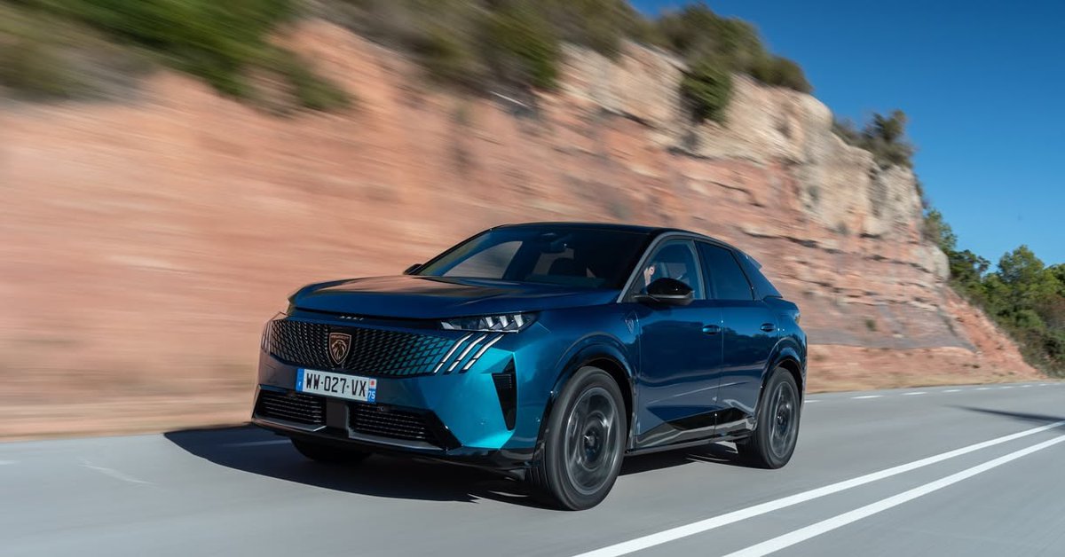 CarManToday's tweet photo. 680 km of electric range so you can enjoy the drive and not just the destination. #AllElectric
#EVConfidence #Peugeot #SUV ⚡️ https://t.co/UMZfbJIvEA