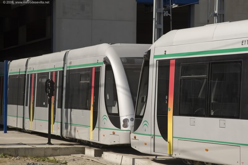 🎊AÑO NUEVO, TRENES NUEVOS🚉

Entramos en 2025, un año en el que debería haber noticias sobre la compra de trenes, si no queremos colapsar el metro de nuevo.

¿Y si os dijera que ya podríamos tener nuevos trenes operativos en semana santa... de este año?

Os explico cómo 👇