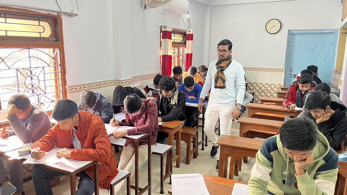 AkbarClasses's tweet image. 🎉 Exams Successfully Conducted at AKBAR CLASSES!

🧪 Class 8 Science: 1st Objective Test designed for AMU Entrance and Olympiad preparation.

📘 Class 10 Science: 1st Major Test aligned with the CBSE Curriculum.

📸 Check out the highlights.

#ThinkLogically #ExamsAtAkbarClasses