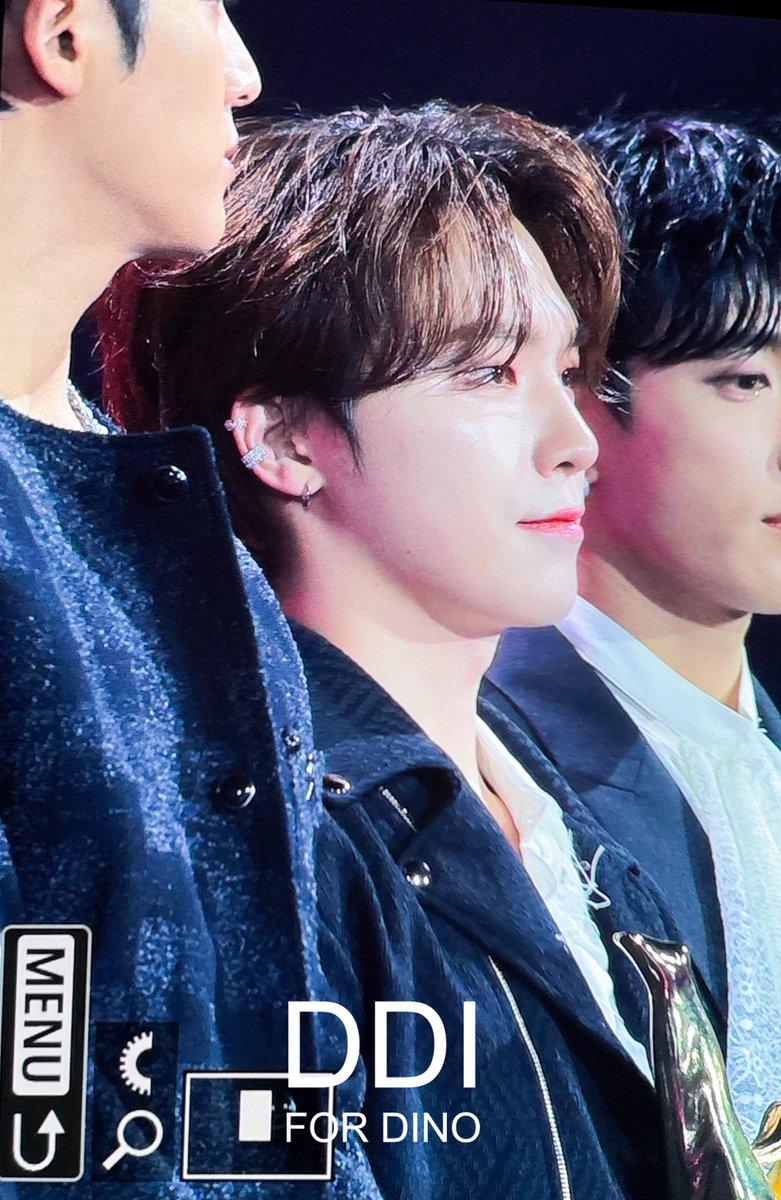 Di_no990211's tweet photo. 250105 GDA pre

디노야 상받은거 축하해 ˚ෆ*₊ 

#디노 #DINO #세븐틴 #SEVENTEEN #이찬 #ディノ https://t.co/kk08XFLFHS