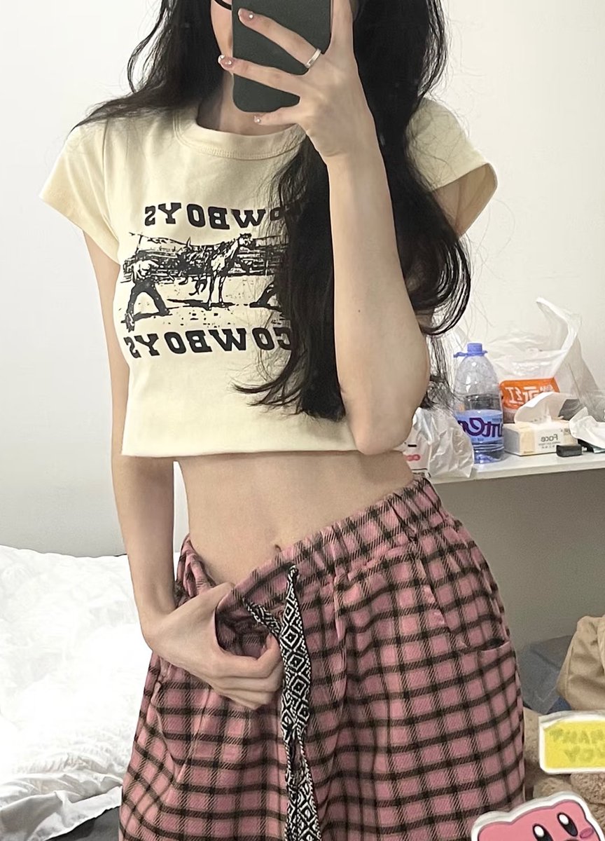 LLYOU7's tweet photo. 操你妈祖宗穿过的袜子都是草莓味的，拿回去给你女朋友泡一杯草莓奶茶喝，喝完让你女朋友嘴里都是祖宗的脚味，香死你个傻逼！  #女s #女性崇拜 #无脑 #提款机 #atm奴 #贡奴 #账单奴 #吸金 #白袜 #射屏 #女大学生 #足交 #颜射 #反差 #鸡巴套子 #骚货 #原味 #cumtribute #口交 #coser #出卖 #曝光 #自曝 https://t.co/HFwTCkdhUE