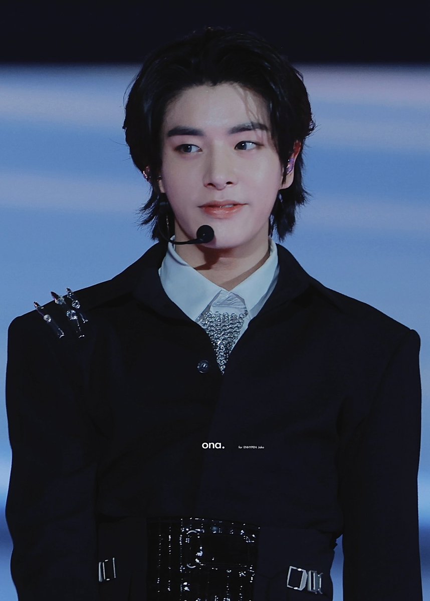 𝗼𝗻𝗮. tweet media