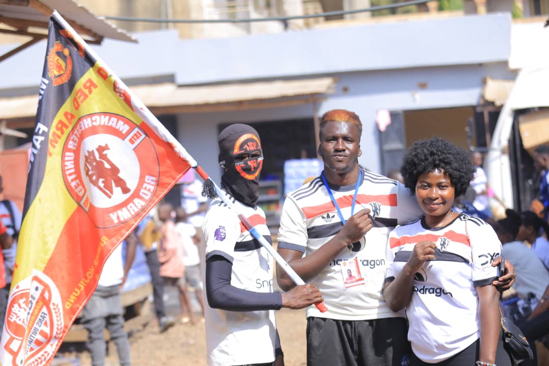 joshuaokurut1's tweet photo. If u can't stand with @ManUtd 🫂 in the lows, plizz don't support us when we're winning 🥰 & lifting trophies 🏆 , thanks Iganga Man Utd fans for the warm welcome 🥳 . #mufcug #MUFC_FAMILY #MufcDieHards #GGMU https://t.co/uz0Knid232