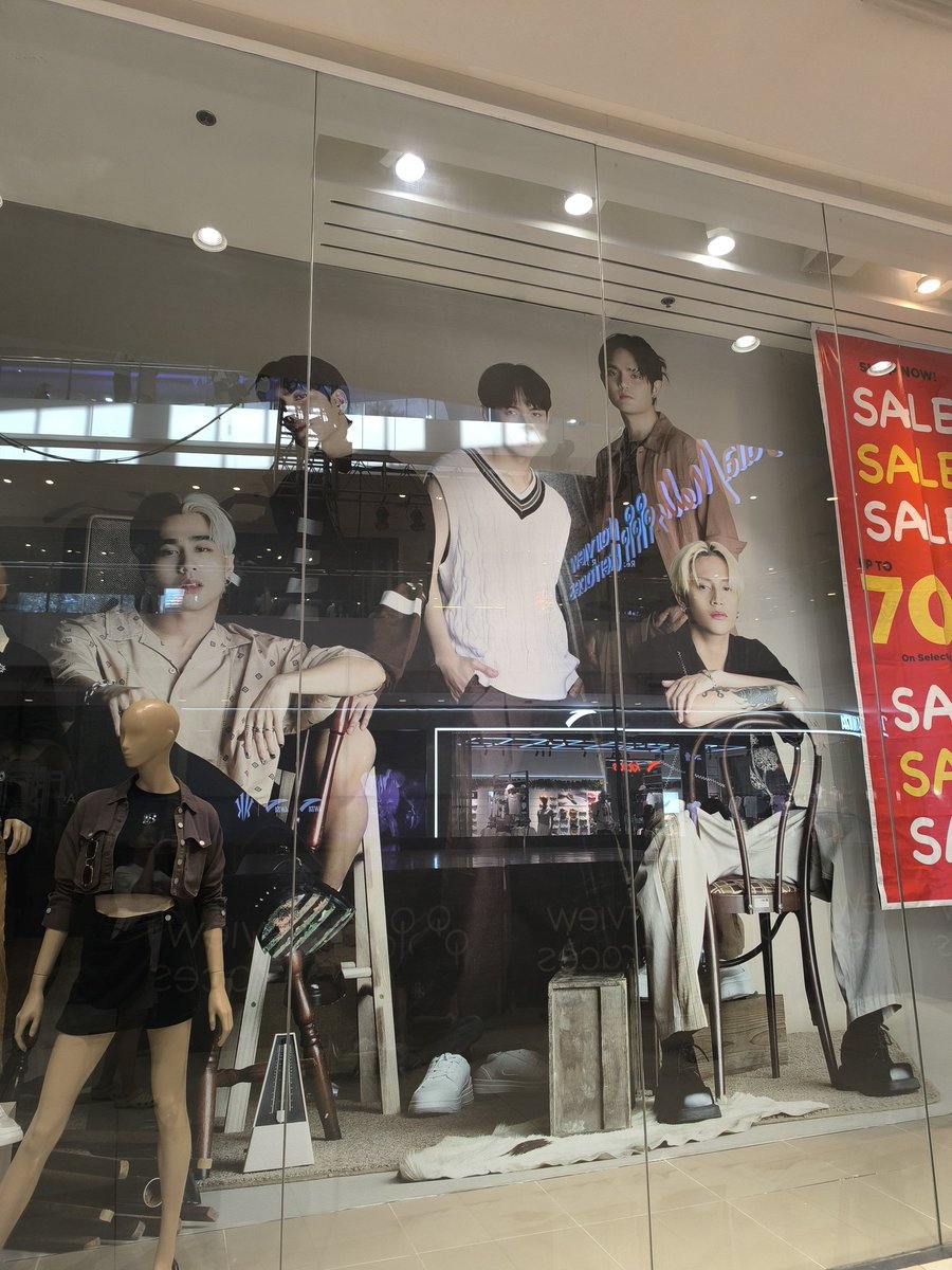 Mysuperjayne's tweet photo. Bench x SB19 billboards on SM Fairview and Ayala Fairview Terraces 💖

@benchtm #BENCHxSB19 
@SB19Official #SB19 https://t.co/n1AYH8XhMe