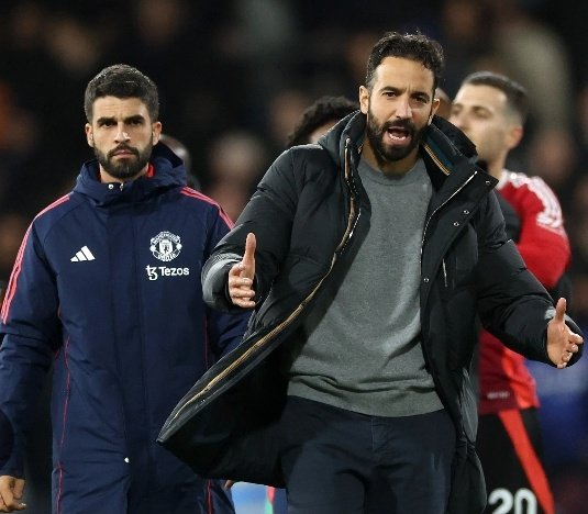 JonathanRosa004's tweet photo. É um domingo meio fraco de futebol ⚽ principalmente para o mercado de apostas, porém tem um jogão hoje no qual já sabemos o resultado, 
porém vou torcer para o United 🔴⚫ fazer um Golzinho para bater o Ambas marcam. https://t.co/LxprRs2orm