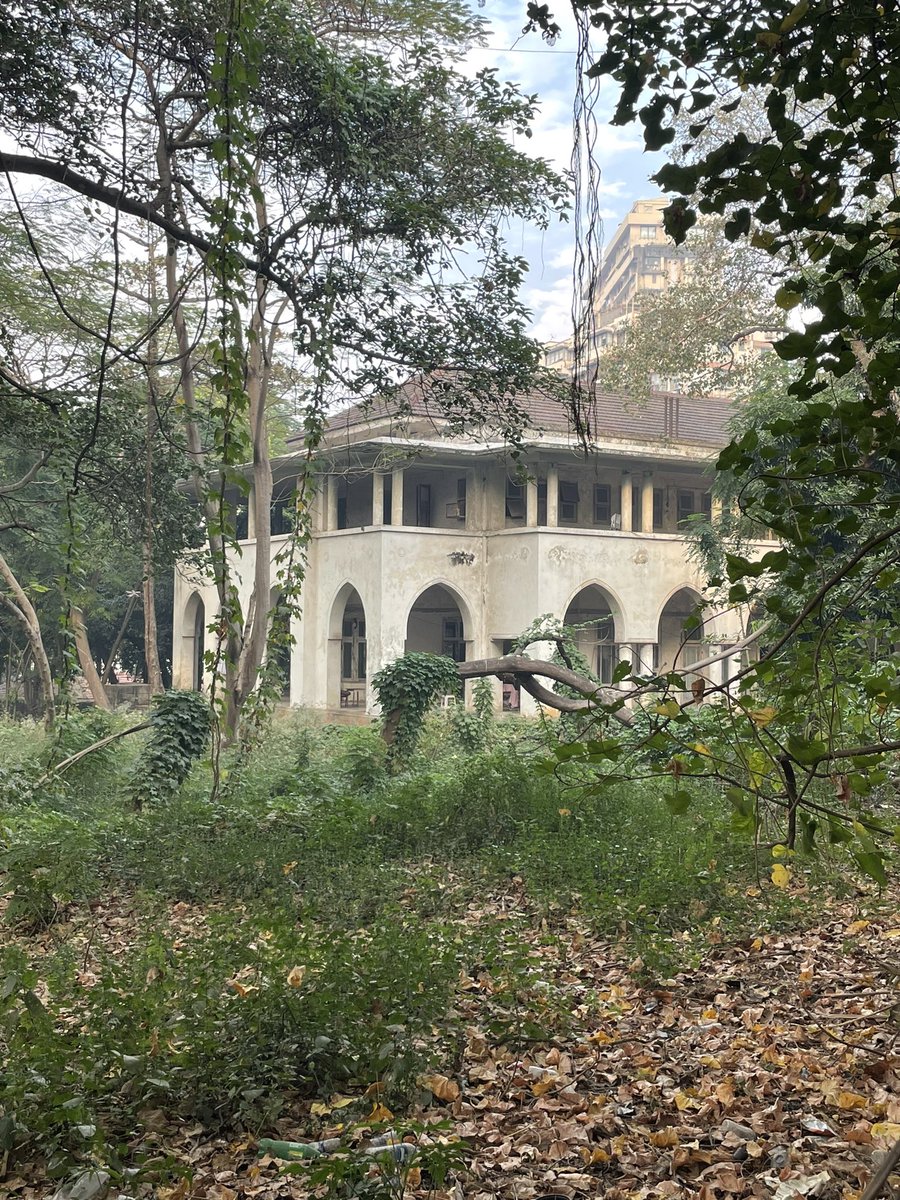klarnic_debt's tweet image. Jinnah’s derelict mansion in Malabar Hill