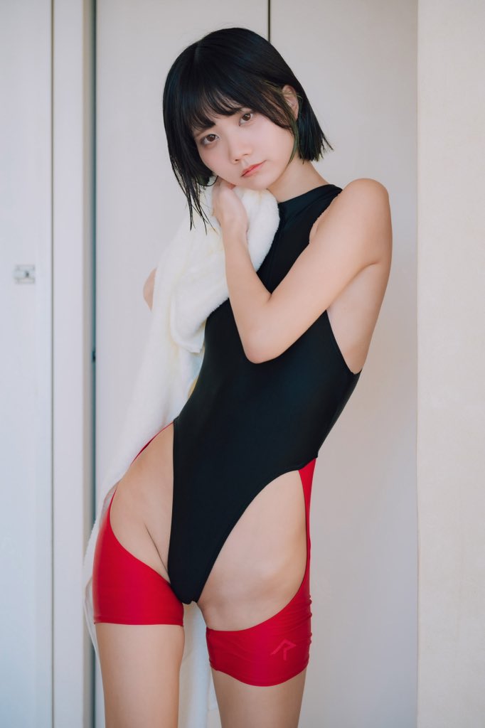 【🦎C105通販開始のお知らせ🍼】

C105の新作発売開始しました✨

増刷分の写真集&amp;トートバッグです！

写真集を購入していただくと
おまけでブロマイドがついてきます♡

▽新作写真集▽
https://t.co/qczbWRQKyx

▽トートバッグ▽
https://t.co/5BTMoWaV0M

▽新作DL版▽
https://t.co/uGSwSylSha https://t.co/1iOpvqMpNC