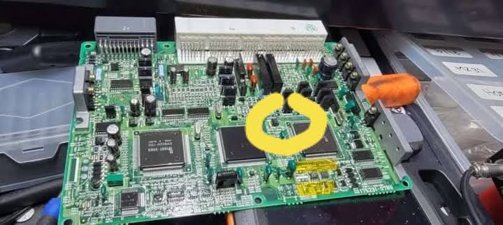 hapaujanjatu's tweet image. Especially a #keyprogrammer, know which #EEPROM with #carkey data👇
5021.tips/ujanja/eepromf…
☝️
To #autotechnician NOT to just change sensitive #spareparts🤷! #HapaUjanjaTu #DiY #keyprogramming #lostkeys #sparekey #lostkey #ECUProgramming #DiYtips #5021tips #cartips #programming