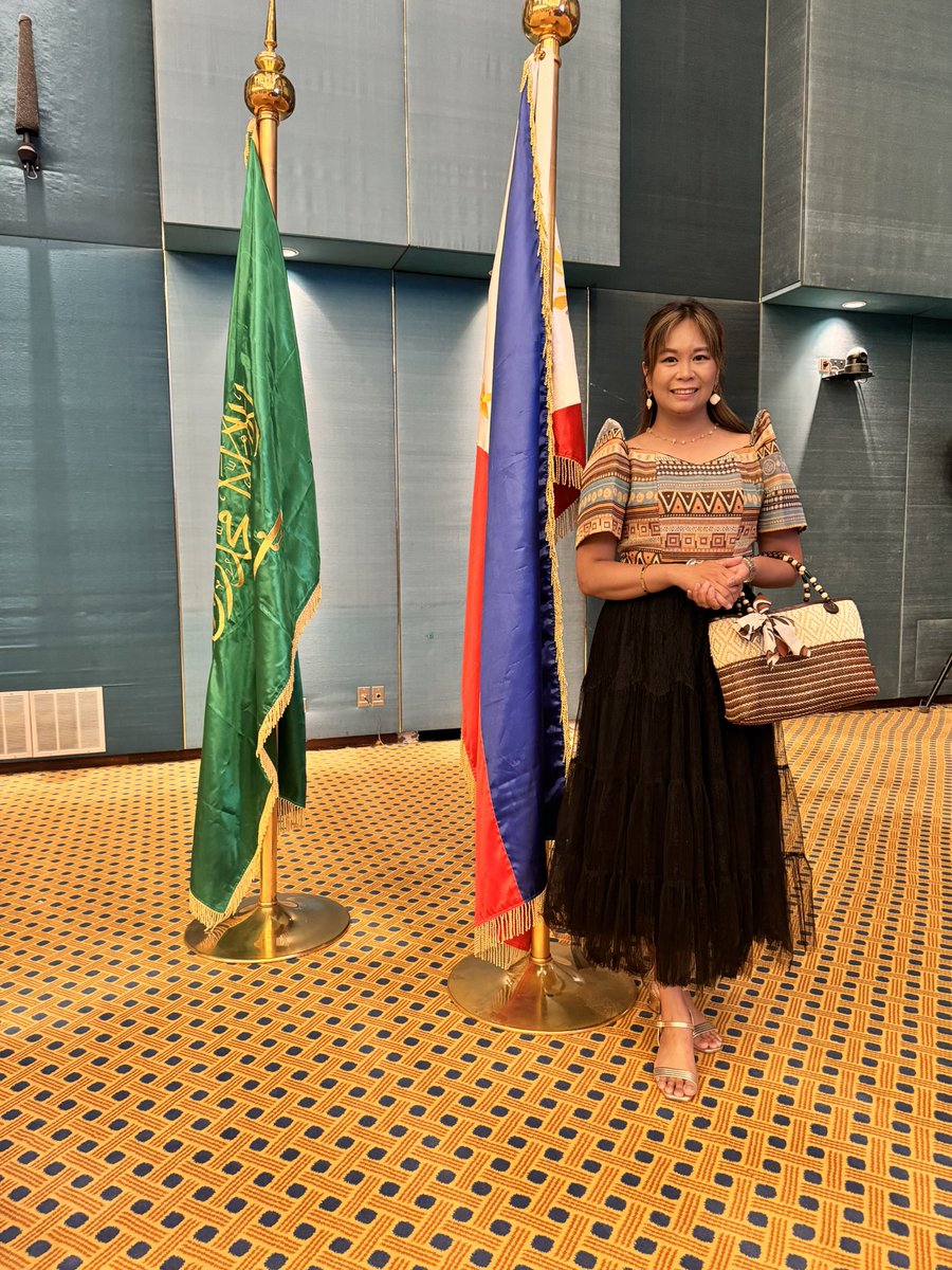 dee_sign28's tweet image. صور سابقة لاحتفالية استقلالية الجمهورية الفلبينية. #dailydee