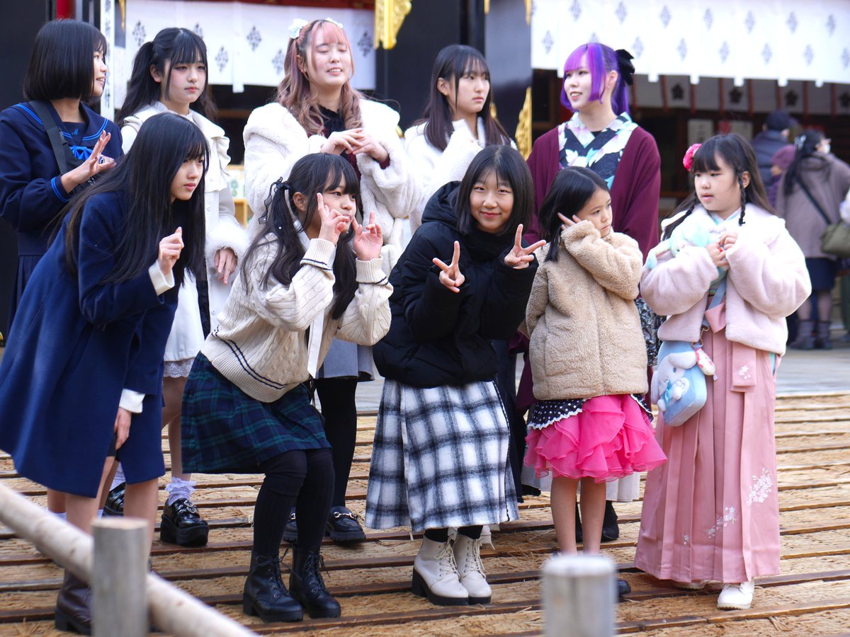 unibonx's tweet photo. Sweet Lip / LOVE DREAM(新川アイドルプロジェクト) / 富山PRキッズ(仮) のみなさん。2025年1月5日。 #初詣 #初詣で #初もうで #日枝神社 #富山 #富山県 #富山市 #ご当地アイドル #アイドル #富山PR劇場 #SweetLip #Sweet_Lip_ #LOVEDREAM #新川アイドルプロジェクト #富山PRキッズ #富山PRガール https://t.co/x8KCls169P