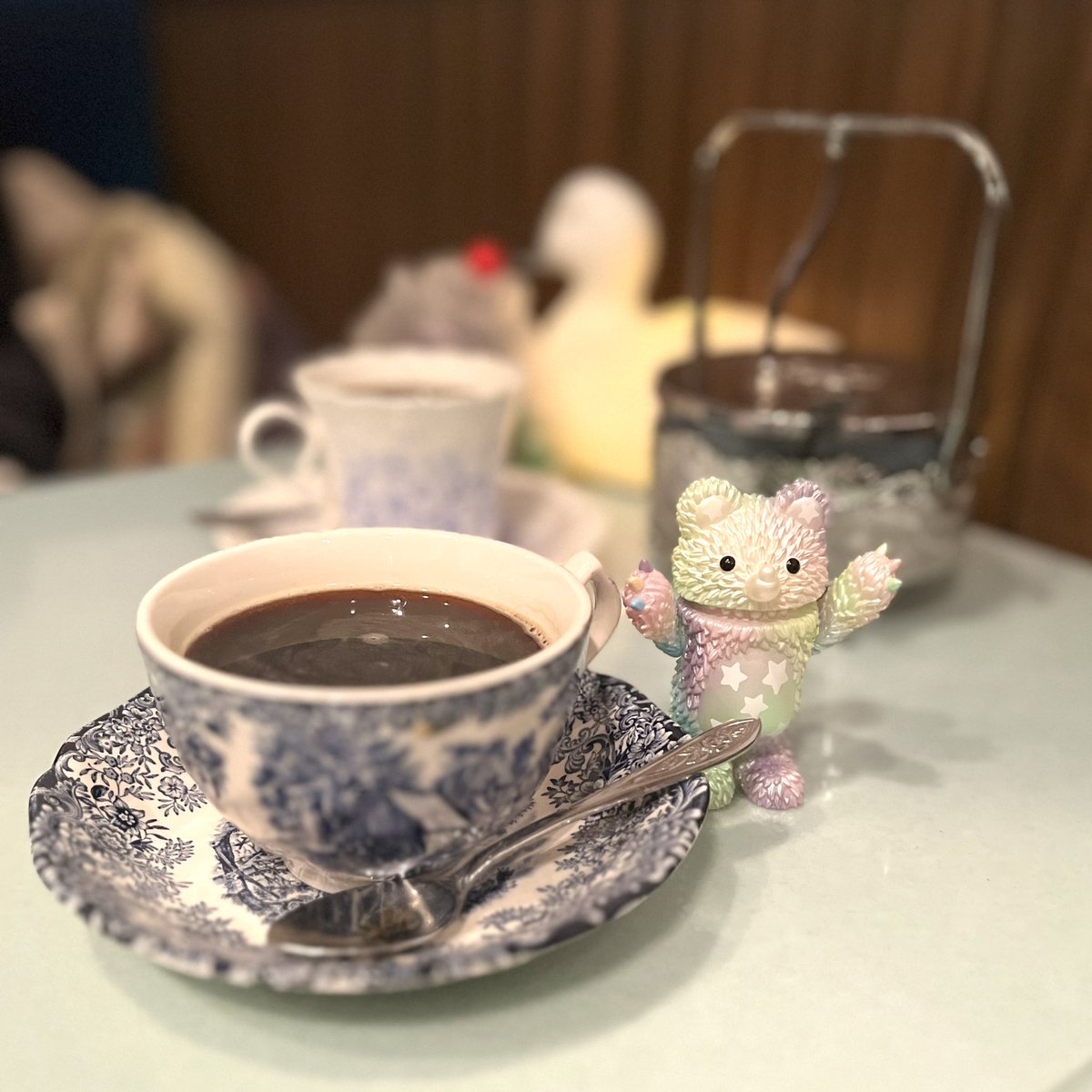 sei2graphics's tweet photo. 今日は妻と久しぶりに中野をブラブラして、それから予約をしていた西荻窪の『喫茶閃光』さんにお邪魔してきました🎂☕️✨日替わりの珈琲と胡桃のケーキとホットコーヒーを注文しました。美味しかった〜😋
#喫茶閃光
#MUCKEY #マレ https://t.co/iemKvacQlC