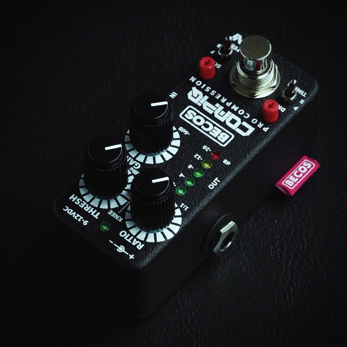 becosfx's tweet photo. どのように見ても、BECOS CompIQ Miniは驚くほどパワフルで多才です。他にはありません。
#becosfx #compiqmini #compressorpedal #vcacompressor #studiocompressor #minipedals https://t.co/sx60LY9cdV