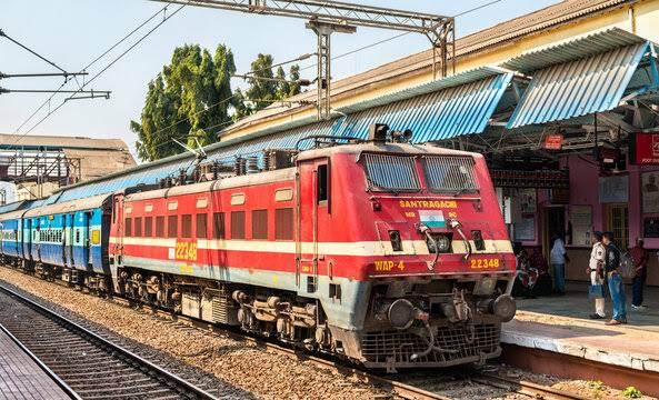 रेलवे  चुकी बड़ा विभाग है और इसमें तकनीकी पदों की भारती की संभावनाएं भरपूर मात्रा में है अतः तकनीकी पदों पर आईटीआई धारी युवा ही लगे..
#Iti_Qualification_In_GroupD