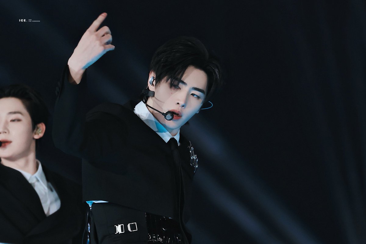 𝑰𝒄𝒆 tweet media