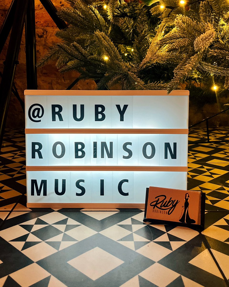 rubythejazzdiva's tweet image. 🍷 The Fancy Fox Patisserie 🍷

I absolutely loved performing back at The Fancy Fox last month! I can’t wait to return again in 2025 - a huge thanks to the lovely team for hosting me throughout the festive season!🎄

#thejazzdivaofourera #rubyrobinsonmusic #livemusic