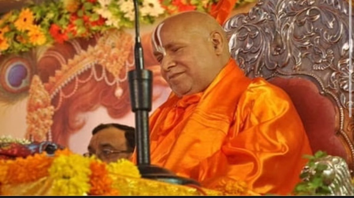 राम मंदिर केस पर सुप्रीम कोर्ट में चल रही सुनवाई के दौरान के दो रोचक दृश्य..

जज: मस्जिद के नीचे दीवारों के अवशेष मिले हैं।
मुस्लिम पक्ष की वकील मीनाक्षी अरोड़ा: वो दीवारें दरगाह की हो सकती हैं।
जज: लेकिन आपका मत तो यह है कि मस्जिद खाली जगह पर बनाई गई थी...
किसी ढ़ांचे को तोड़कर