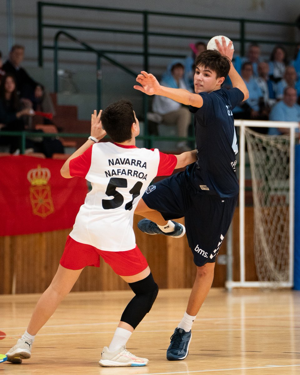 RFEBalonmano tweet media